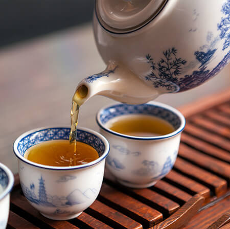 Herbata w Chinach. Historia, ceremonie parzenia, znane rodzaje
